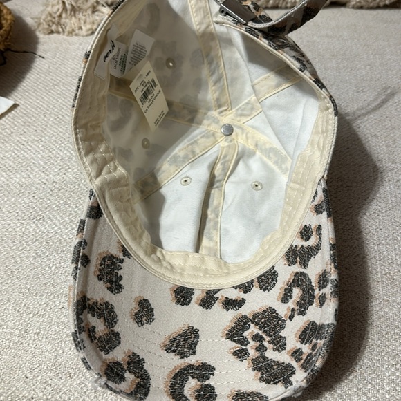 NWT Aerie Leopard print style Hat - Picture 3 of 4